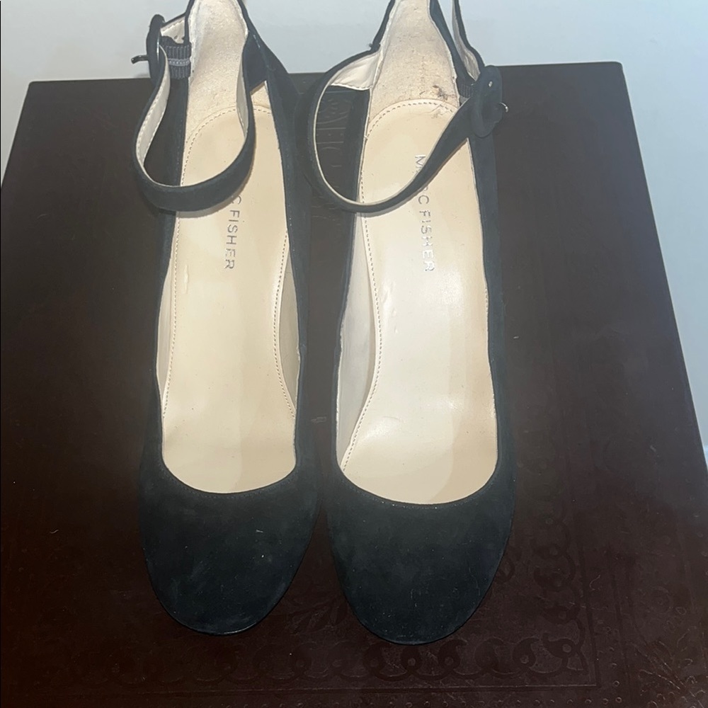 Marc Fisher Black Heeled Shoes Elegant Design
